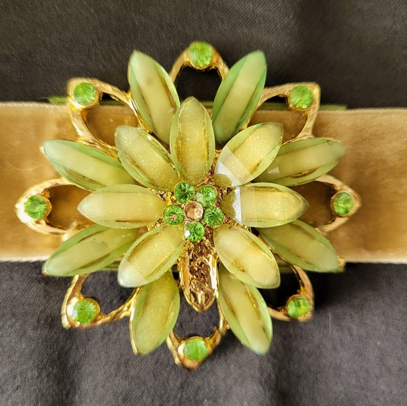 Upcycled Vintage Floral Rhinestone Velvet Choker Necklace - Picture 6 of 7